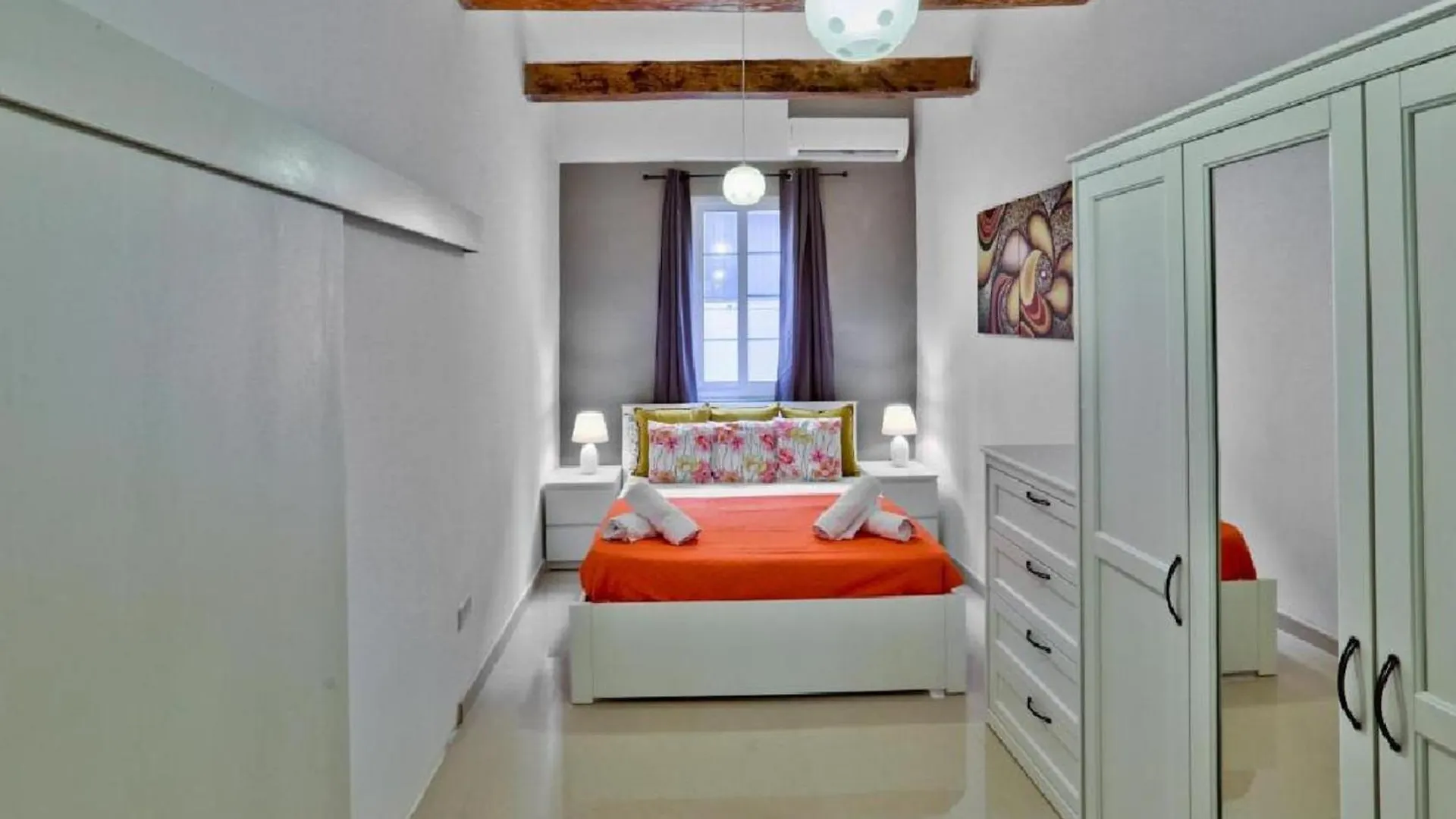 Lägenhet Exquisite 3-Bedroom Duplex Penthouse With Jacuzzi In Valletta Centre