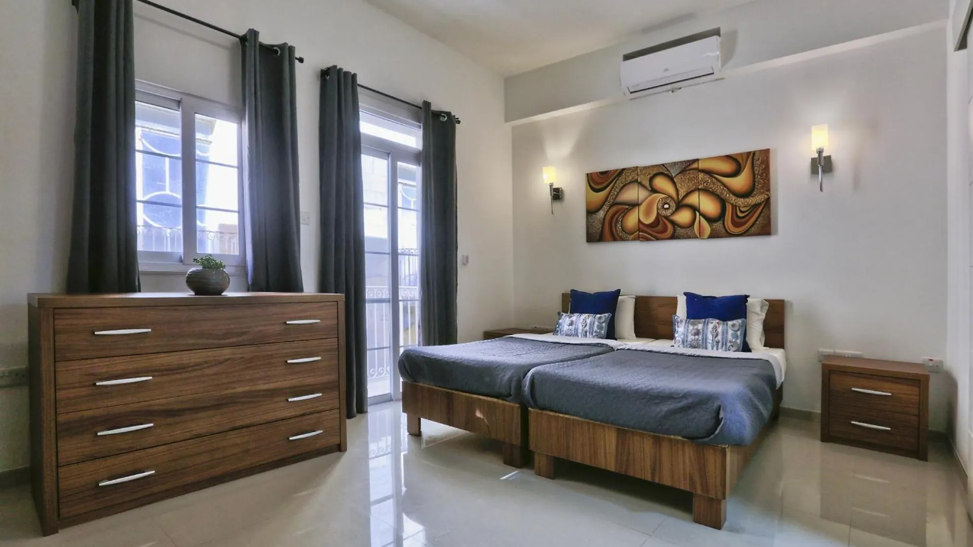 Lägenhet Exquisite 3-Bedroom Duplex Penthouse With Jacuzzi In Valletta Centre Malta