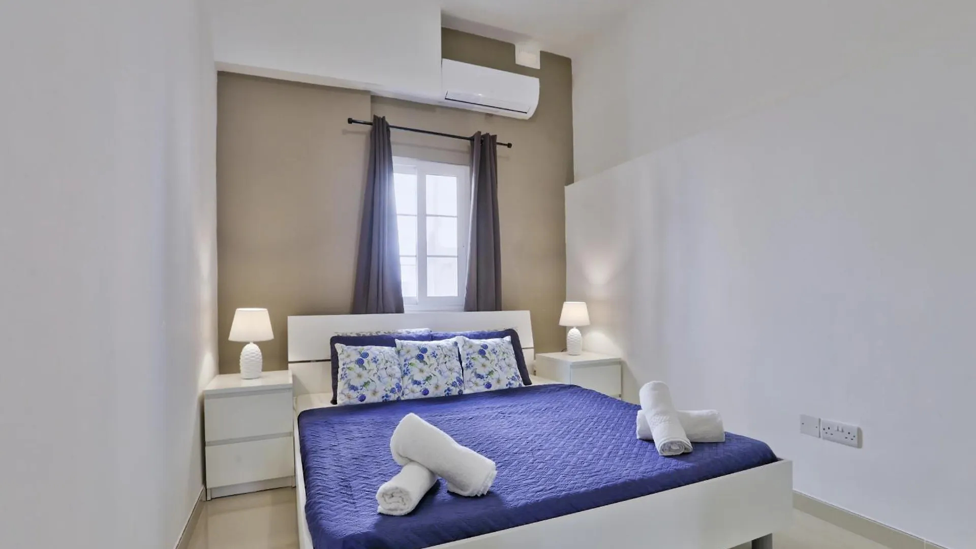 Exquisite 3-Bedroom Duplex Penthouse With Jacuzzi In Valletta Centre